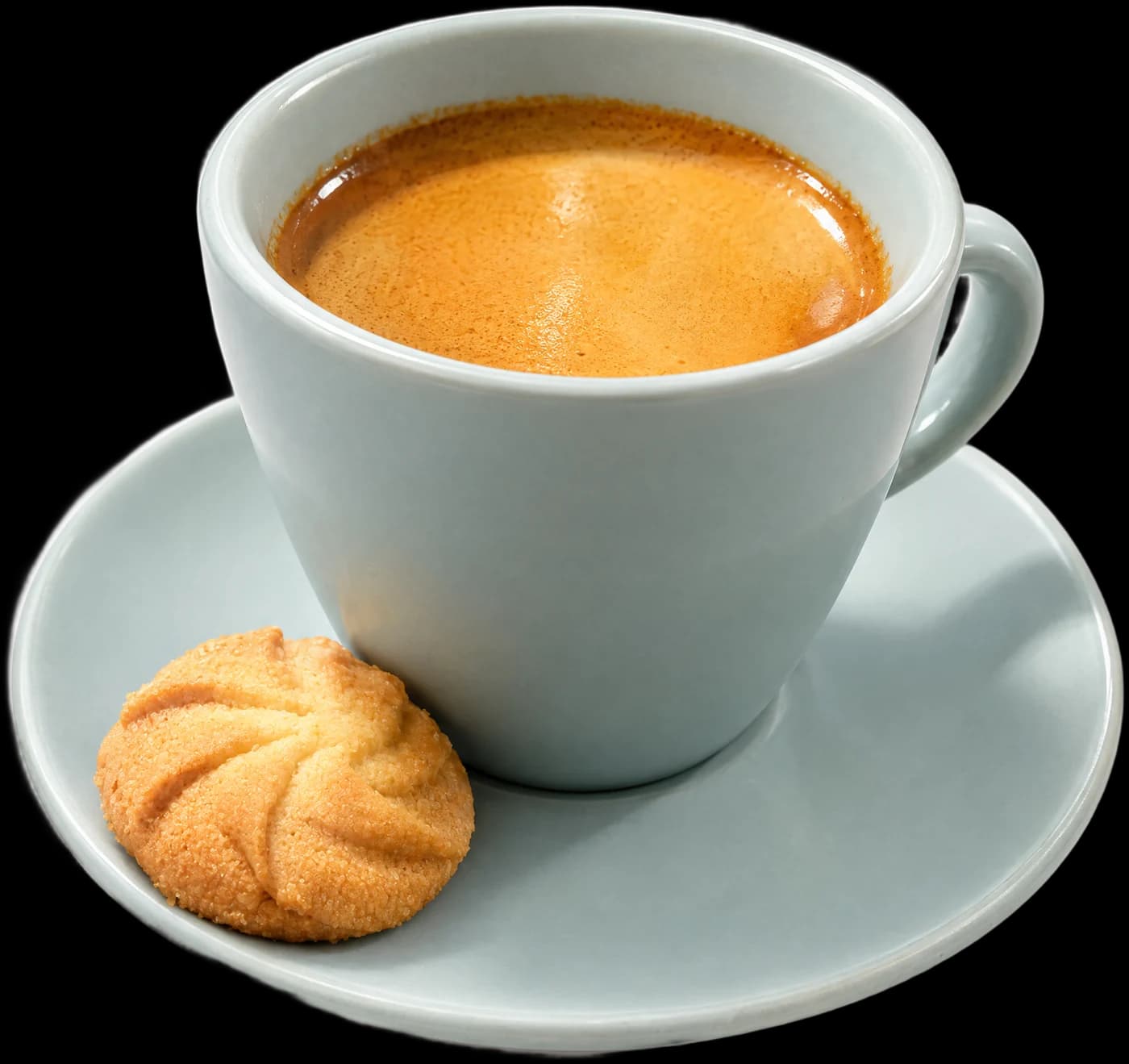 Un espresso en taza de cerámica azul claro con su plato y una galleta de mantequilla